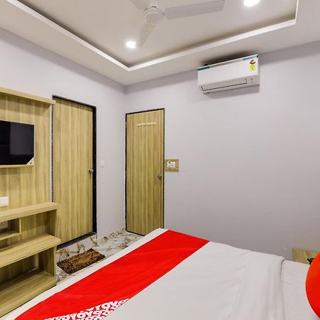Hotel Krishna Ahmedabad Buitenkant foto