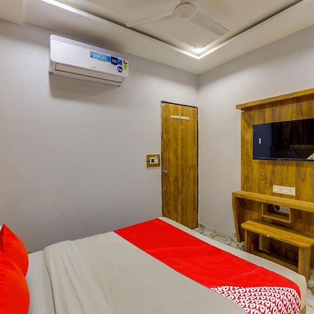 Hotel Krishna Ahmedabad Buitenkant foto