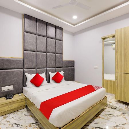 Hotel Krishna Ahmedabad Buitenkant foto