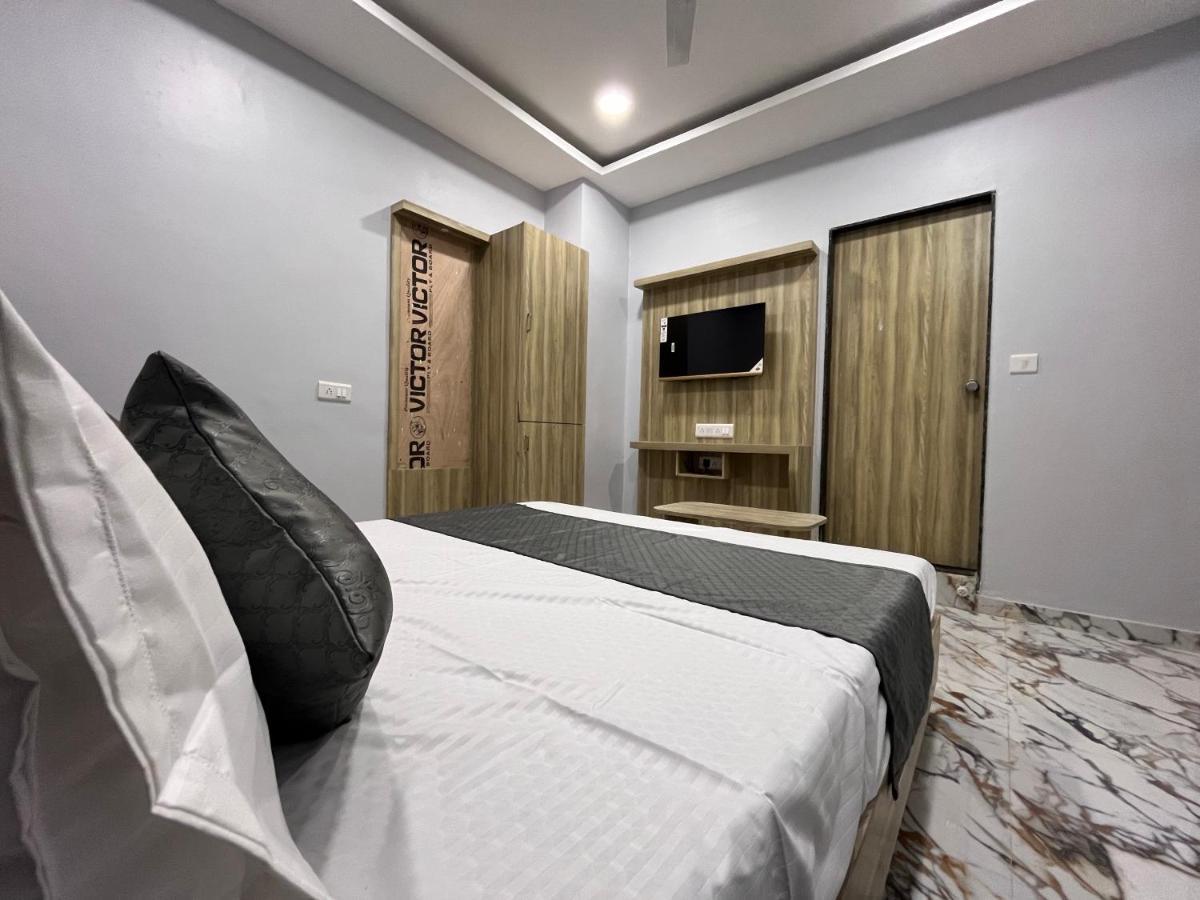 Hotel Krishna Ahmedabad Buitenkant foto