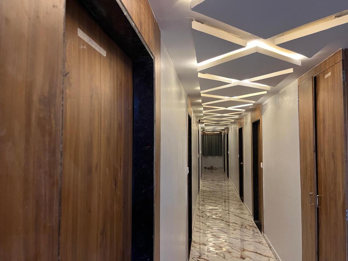 Hotel Krishna Ahmedabad Buitenkant foto