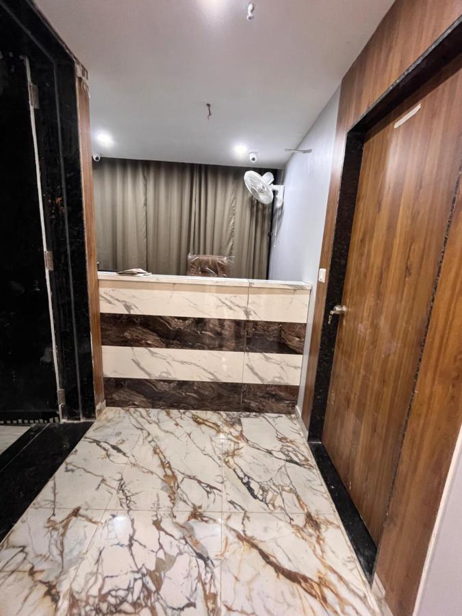 Hotel Krishna Ahmedabad Buitenkant foto