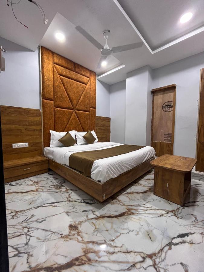 Hotel Krishna Ahmedabad Buitenkant foto