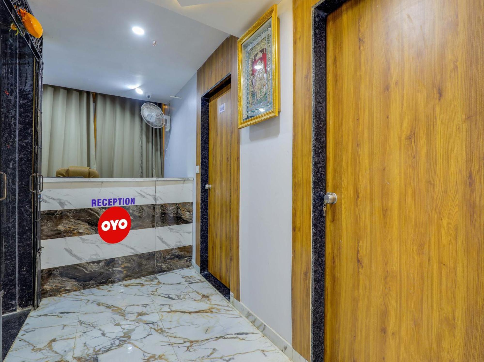 Hotel Krishna Ahmedabad Buitenkant foto